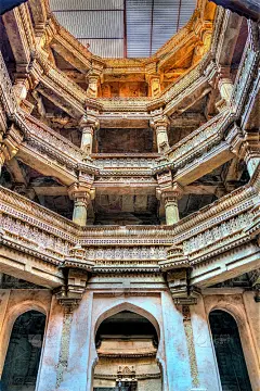 Adalaj或Rudabai Stepwell在艾哈迈达巴德附近的Adalaj村。印度古吉拉特邦