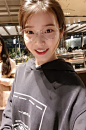 190516 IU生日当天用粉丝手机自拍