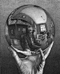 荷兰科学思维版画大师 -埃舍尔 《手与反射球体》