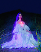 Weyes Blood的2022年专辑《And in the Darkness, Hearts Aglow》视觉图