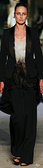 Spring 2016 Ready-to-Wear Givenchy: 