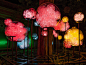 色彩流动，光芒绽放！英国艺术家Bruce Munro的灯光装置作品欣赏，带你走进令人绝美梦幻的仙境花园