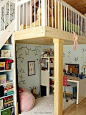 面积有限的儿童房可这样设计哦，既可有睡眠空间又可创造学习和玩乐的空间！