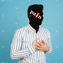 概念肖像的无脸男人与字痛苦代替脸。人类情感、心理学、心理健康概念。