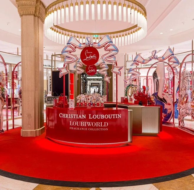 Christin Louboutin 门...