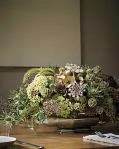 Fall Flower Arrangements : With the bounty of fall foliage and the colors of autumn, you can put together beautiful, colorful arrangements you can't make any other time of year. Perfect for a Thanksgiving centerpiece or just because, we love these autumna