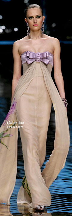 Julie950825采集到秀场~~fashion~~