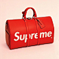 路易威登（Louis Vuitton）和Supreme（Supreme）宣布了他们的新合作系列，包括皮带，牛仔布和手袋。