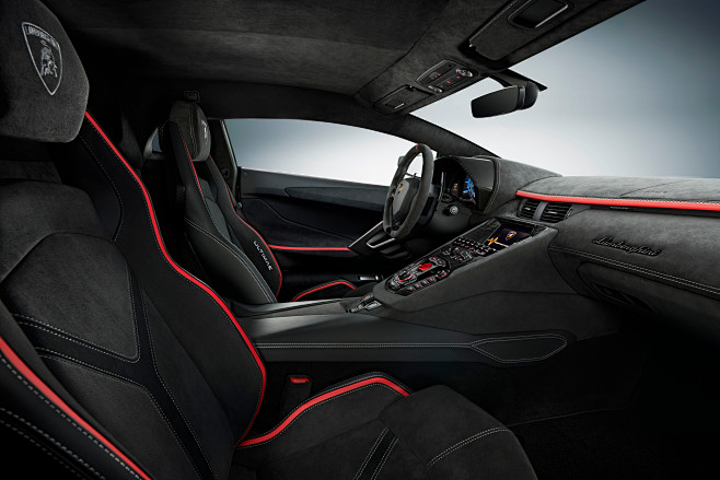 Lamborghini Aventado...