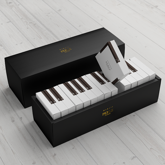 Piano cake packaging...