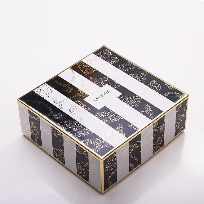 Previous gift box de...