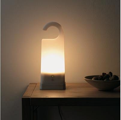 MUJI 无印良品 LED 便携灯 便携式衣架状的通用型设计。可挂在各种场所使用。
