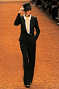 海报网带你观赏爱马仕(Hermes)2011春夏巴黎时装周女装秀场大图+视频，“老顽童”高缇耶(Jean Paul Gaultier)的卸任之作！