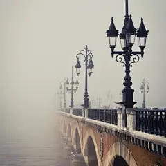 Fog Bridge, Bordeaux, France
photo via agence