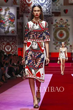 未泯童心呼之欲出！杜嘉班纳 (Dolce&amp;Gabbana) 2018春夏女装秀，海报网带你亲临2018春夏米兰时装周