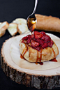 Baked Brie with Roasted Strawberries