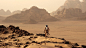
约旦的瓦地伦沙漠是2015年卖座电影《火星救援》（The Martian）的拍摄地。主演马特·达蒙走在这片酒红色的山谷砂地中，像极了火星上的场景。