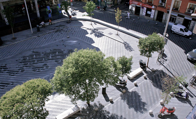 Plaza De La Luna by ...