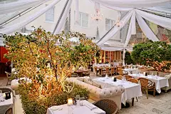 5 nightclubs and lounges  in Miami : Great places to have a drink, enjoy the music and/or dance.
