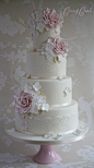 wedding cake: 