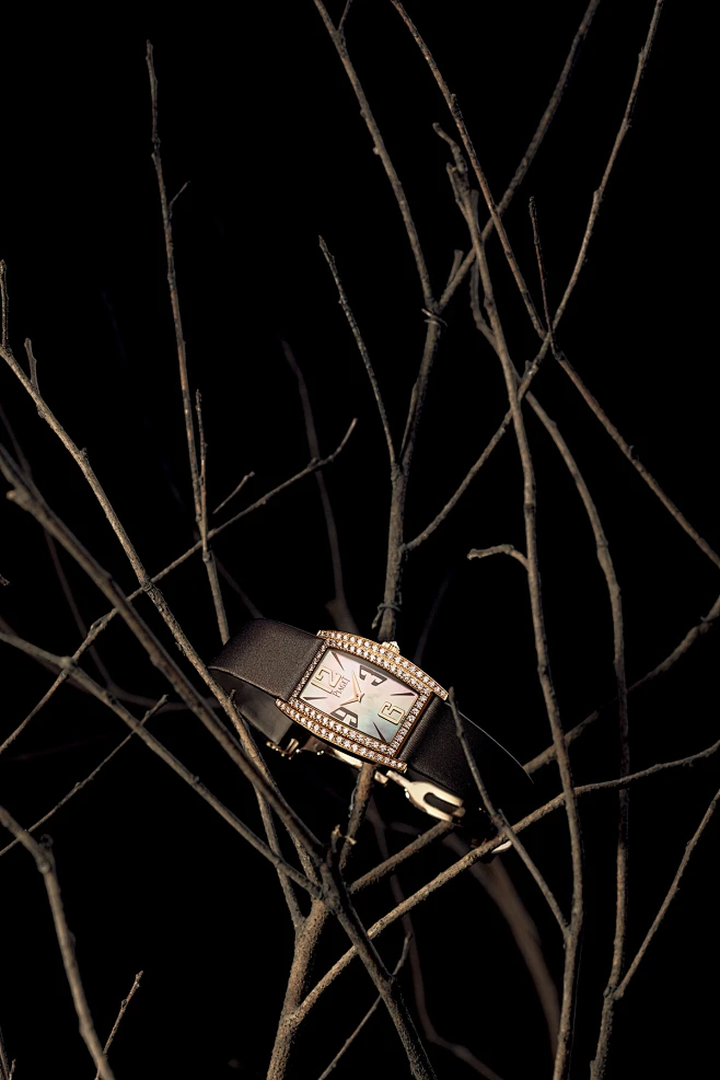 MAGAZINE | Watch : Photography: Cheuk Lun Lo | STUFFPhotography assistant: Asam Yin | STUFF