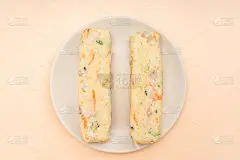 中国菜潮汕小吃土豆卷就在盘子里