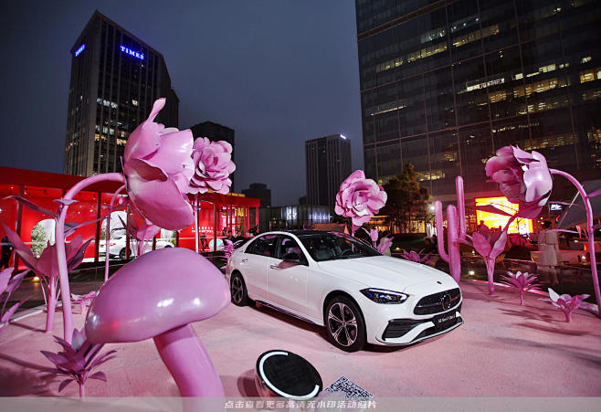 奔驰艺术展快闪店快闪店更多高清无水印照片请关注