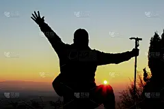 攀登者对自然、冒险和登顶的激情