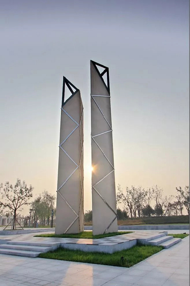 精神堡垒30例精神堡垒是精神形象传达给人的一种独特艺术载体