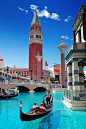 LAS VEGAS The Venetian - Las Vegas Fun experience - the gondoliers actually sing in Italian