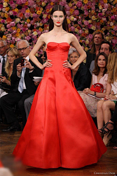 桔子梅采集到Christian Dior Fall 2012 Couture