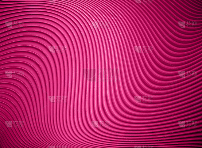 品红色的