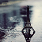 东京下雨，淋湿了巴黎。