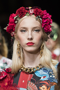 三天er采集到Dolce&Gabbana2019年春夏高级成衣时装发布