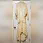 Vintage Union Made ILGWU Wedding Dress : Shop terter62's closet or find the perfect look from millions of stylists. Fast shipping and buyer protection. Dress
pit to pit 15 1/2"
waist 13 1/2"
hips 19 1/2"
front length 39"
back length 53