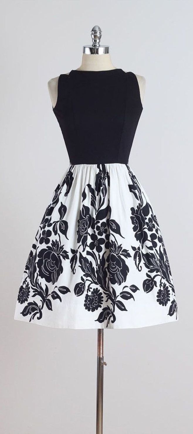 夜开花。1950s礼服
