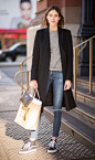 Alexa Chung's casual outfit | @andwhatelse:  #欧美# #潮人# #街拍#