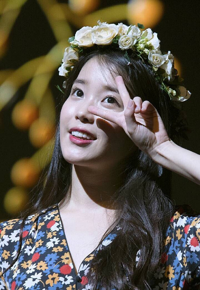 IU