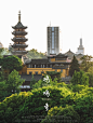 夕阳下隐于闹市区的鸡鸣寺