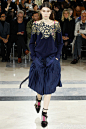 Sacai 2016春夏系列：这一季Chitose Abe把系列做的蛮高级。估计今后一段时间她会经常成为大牌时装屋创意总监空缺职位的热门候选人了。