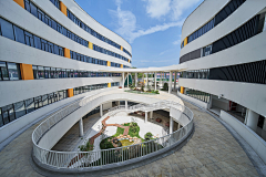狂拽酷炫屌霸浩采集到学校