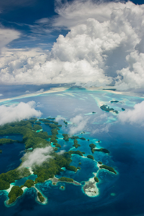 马克肯沃  - 帛琉洛克群岛从空中