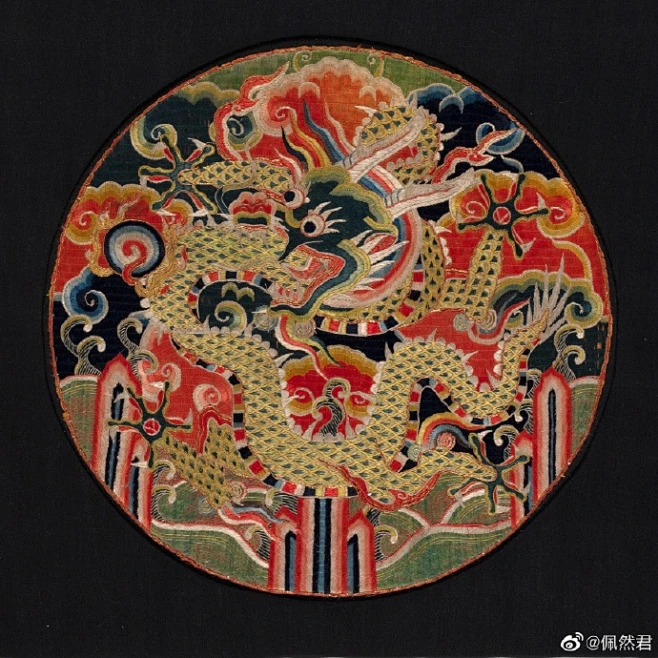 织绣服饰 | 明撒线绣行龙、正龙纹团补#收藏##文物放大镜# -花瓣网