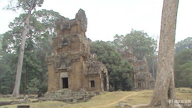 下午周萨神庙、达高神寺、塔普伦寺等。塔普...