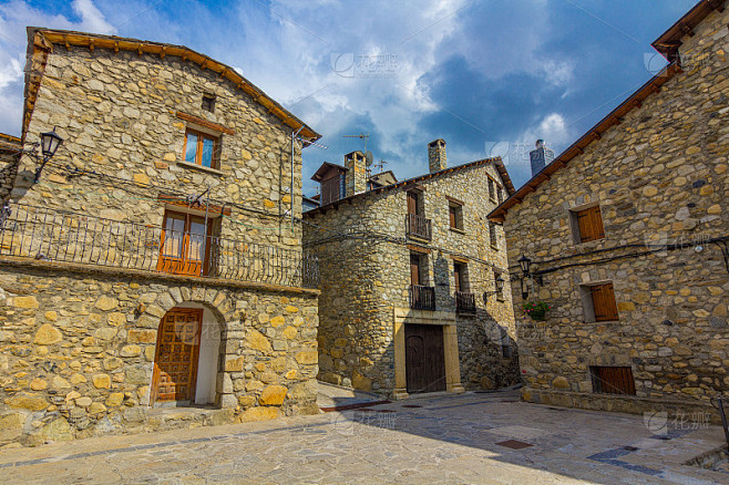 西班牙韦斯卡，比利牛斯山的中世纪村庄，有...