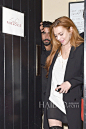 当地时间6月19日，林赛·罗韩 (Lindsay Lohan) 离开位于伦敦的Chiltern Firehouse。