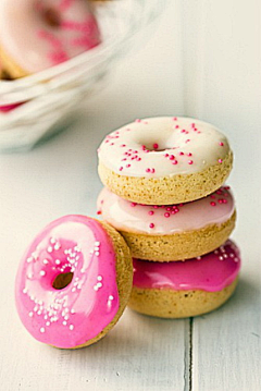 马小肉Pink采集到甜甜圈