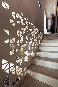 【创意景墙设计图集下载】金属锈蚀钢板不锈钢铁艺镂空景墙/木隔栅