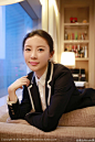 职业装美女秘书