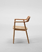 Hiroshima Chair by Naoto Fukasawa 

深泽直人已经是家喻户晓的设计师了，他在工业设计领域也全才的身份被大家熟知。在这把椅子之前，大家都认为最好看的现代靠背椅都被汉斯·魏格纳设计完了，但是广岛椅的出现，告诉了所有人，设计与人文的边界，没有尽头。。。